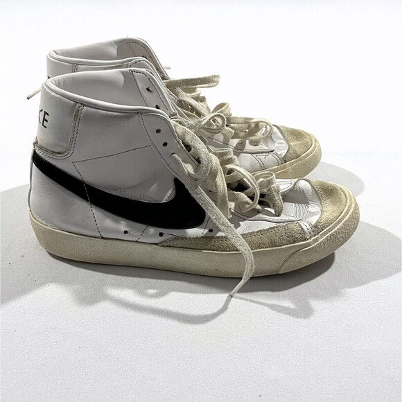 Nike Women's Blazer Mid '77 White Black CZ1055-100 Fashion Sneakers Shoes Sz 8.5 - Picture 1 of 8